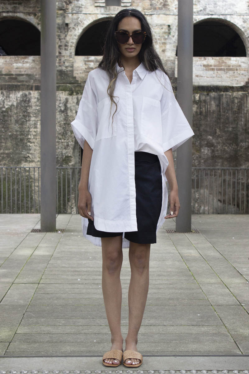 An easy fun short for the summer that is as versatile as it comes. Fitting to the a varying range of size, the short is your perfect summer staple. A tailored front gives it a polished look while the elasticated back sits it perfectly at your waist. The mid thigh length with an overturned cuff gives it an easy summer vibe. Wear it on the go or after a swim to go from beach, to bar to brunch. Style it with our Light shirt or Midnight Shirt and easy slides.