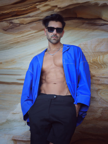 Kobaltblaues Charm-Hemd