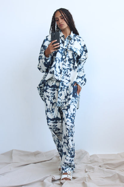 To Dye For – Kombiteil in Indigo-Batikoptik